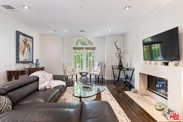 453 N Alfred Street, Los Angeles, CA 90048