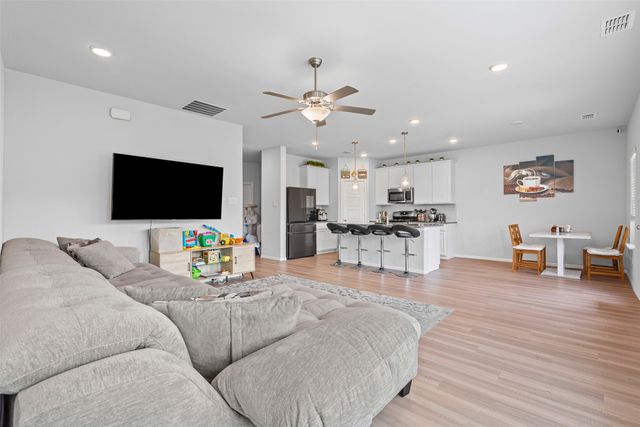 1206 Fox Chase Drive, Mansfield, TX 76063