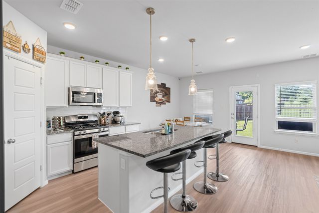 1206 Fox Chase Drive, Mansfield, TX 76063