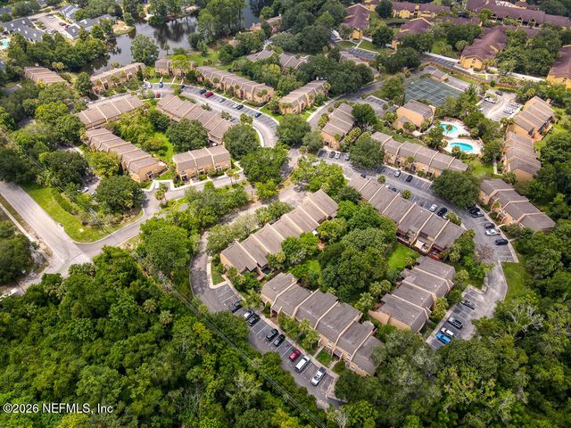 319 GREENCASTLE Road 58, Jacksonville, FL 32225