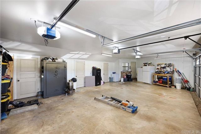 210 Hilltop Drive, Russellville, AR 72802