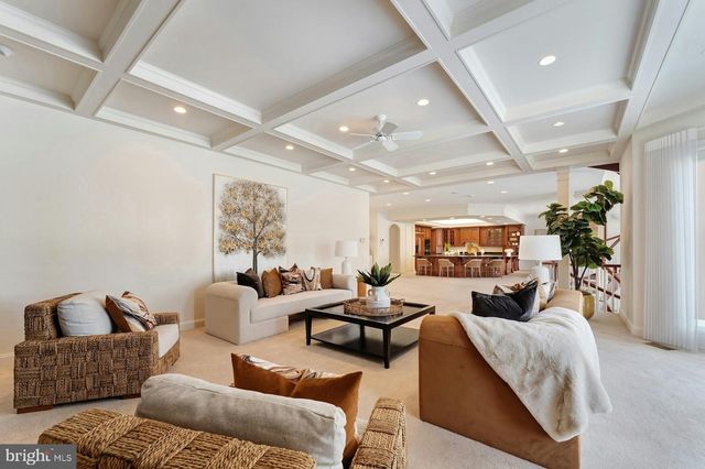 40436 BEACON HILL DR, Leesburg, VA 20176