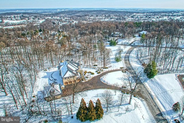 40436 BEACON HILL DR, Leesburg, VA 20176