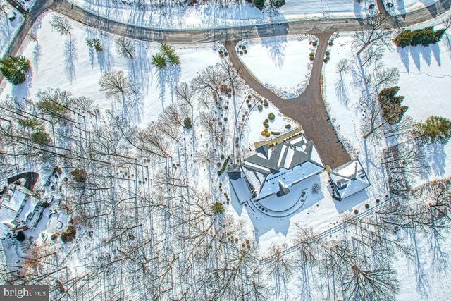 40436 BEACON HILL DR, Leesburg, VA 20176