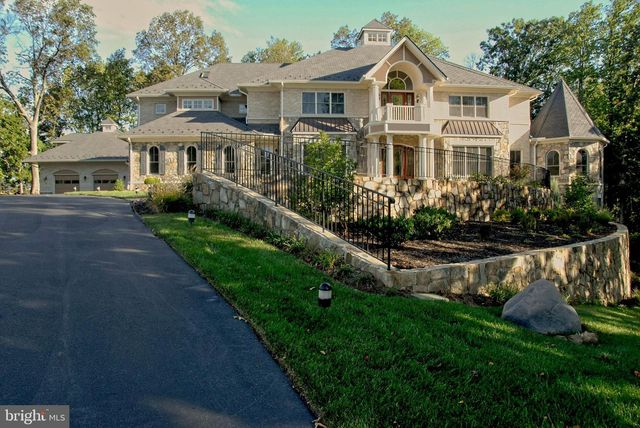 40436 BEACON HILL DR, Leesburg, VA 20176