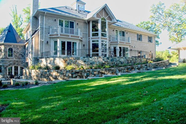 40436 BEACON HILL DR, Leesburg, VA 20176