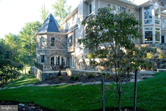 40436 BEACON HILL DR, Leesburg, VA 20176