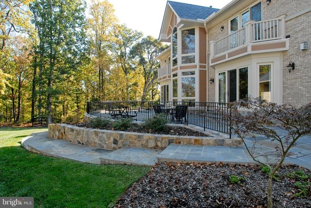 40436 BEACON HILL DR, Leesburg, VA 20176