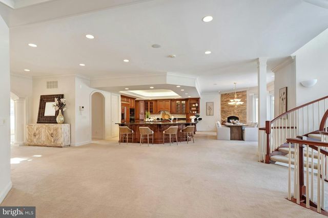 40436 BEACON HILL DR, Leesburg, VA 20176