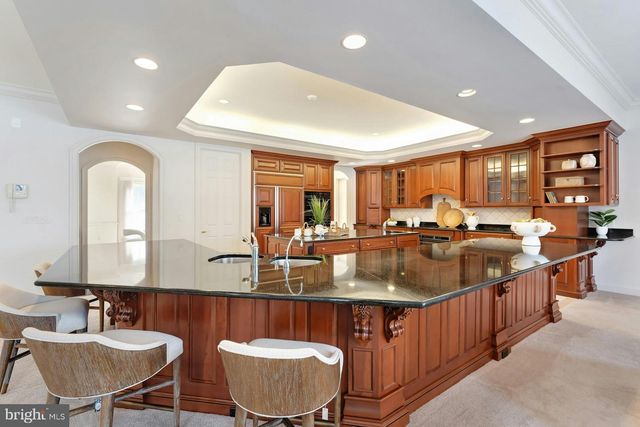 40436 BEACON HILL DR, Leesburg, VA 20176