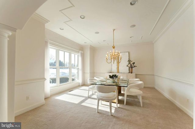 40436 BEACON HILL DR, Leesburg, VA 20176