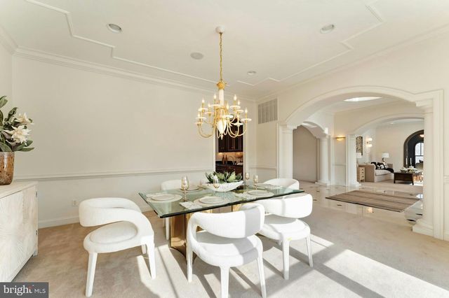 40436 BEACON HILL DR, Leesburg, VA 20176