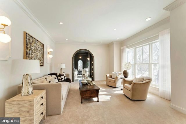 40436 BEACON HILL DR, Leesburg, VA 20176