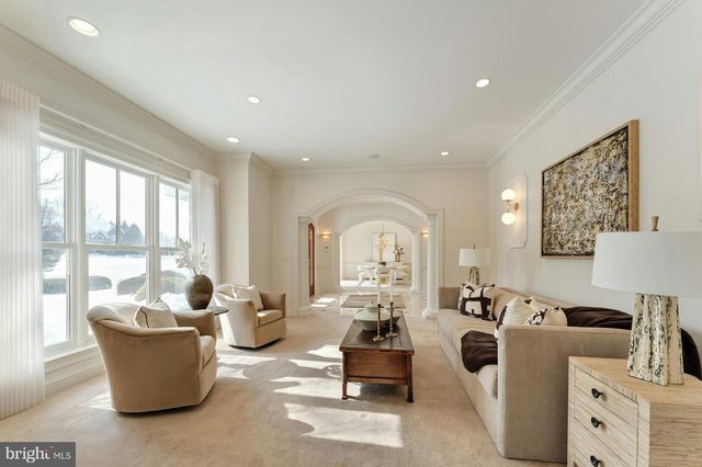 40436 BEACON HILL DR, Leesburg, VA 20176