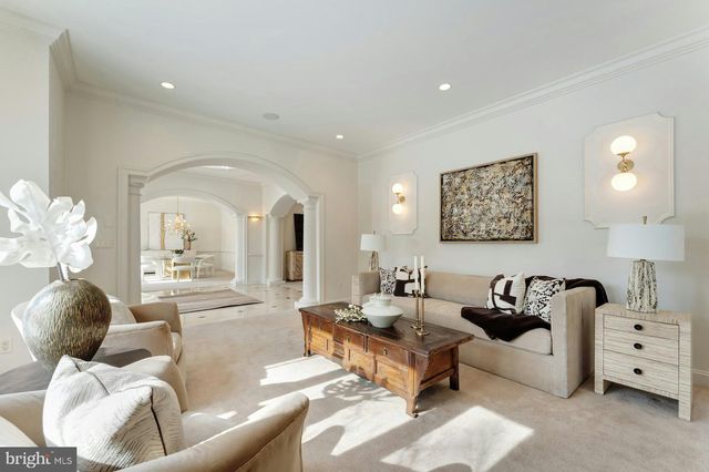 40436 BEACON HILL DR, Leesburg, VA 20176