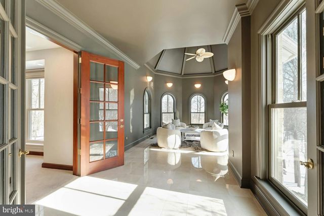 40436 BEACON HILL DR, Leesburg, VA 20176