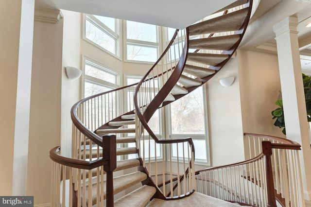 40436 BEACON HILL DR, Leesburg, VA 20176