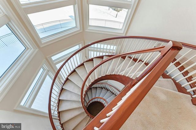 40436 BEACON HILL DR, Leesburg, VA 20176