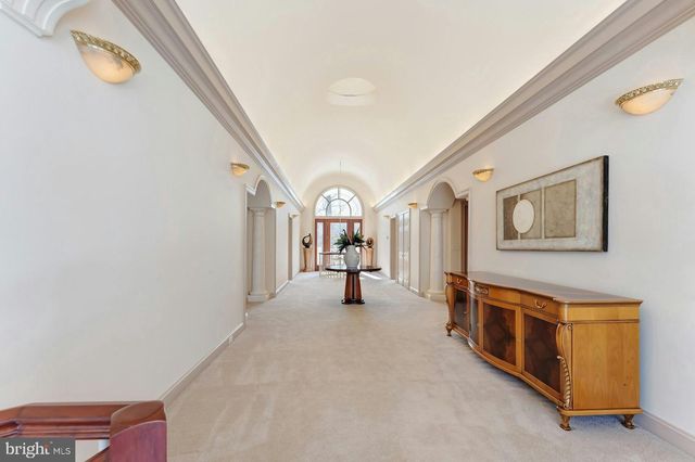 40436 BEACON HILL DR, Leesburg, VA 20176