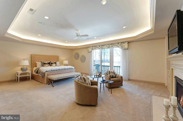 40436 BEACON HILL DR, Leesburg, VA 20176