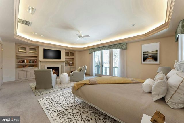 40436 BEACON HILL DR, Leesburg, VA 20176