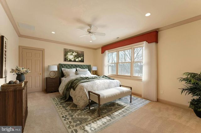 40436 BEACON HILL DR, Leesburg, VA 20176