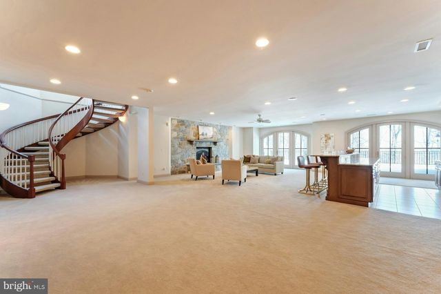 40436 BEACON HILL DR, Leesburg, VA 20176