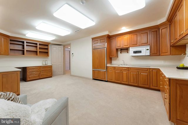 40436 BEACON HILL DR, Leesburg, VA 20176