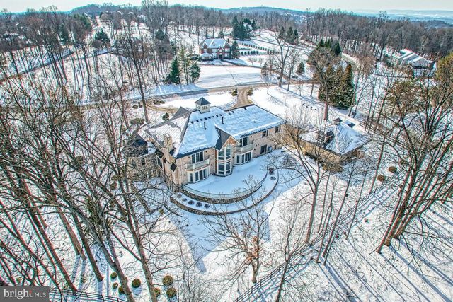 40436 BEACON HILL DR, Leesburg, VA 20176