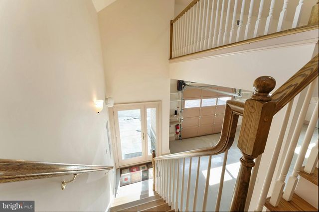 40436 BEACON HILL DR, Leesburg, VA 20176