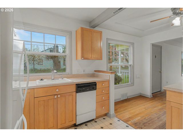 3337 Se HARRISON St, Milwaukie, OR 97222