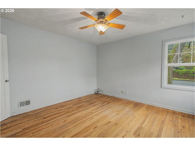 3337 Se HARRISON St, Milwaukie, OR 97222