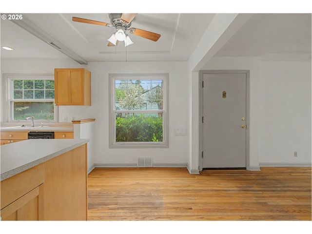 3337 Se HARRISON St, Milwaukie, OR 97222