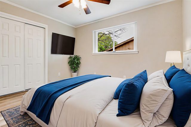 4820 Briarwood Lane, Fort Worth, TX 76103