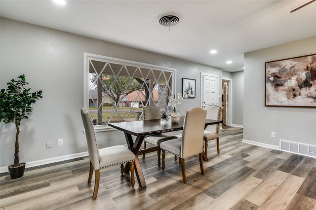 4820 Briarwood Lane, Fort Worth, TX 76103