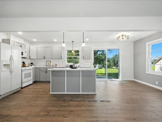 705 South St, Brandon, IA 52210