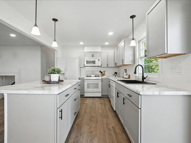 705 South St, Brandon, IA 52210