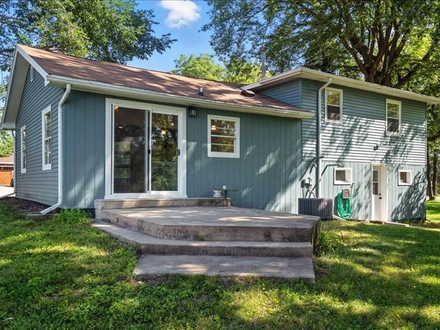 705 South St, Brandon, IA 52210