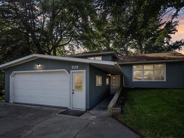 705 South St, Brandon, IA 52210