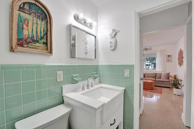 180 NW 48th Court, Oakland Park, FL 33309