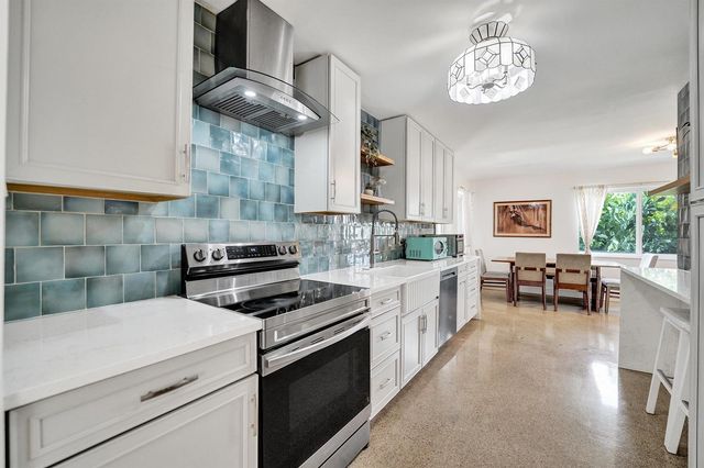 180 NW 48th Court, Oakland Park, FL 33309