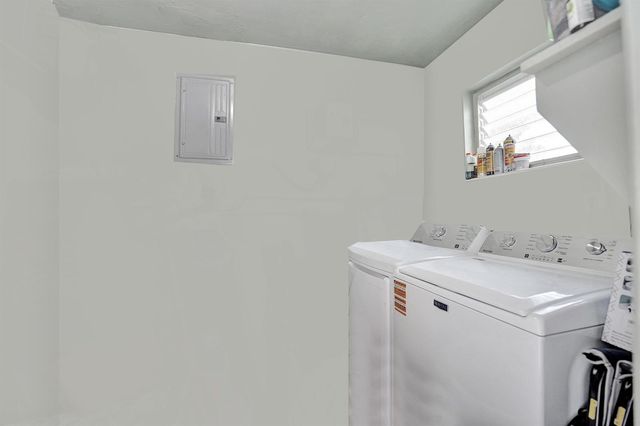 180 NW 48th Court, Oakland Park, FL 33309