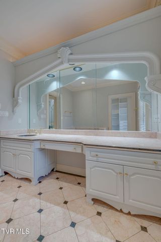 517 Douglas Drive, Johnson City, TN 37604