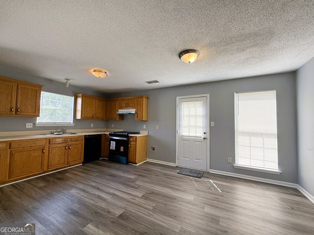 5684 Eagles Feather Lane, Riverdale, GA 30274