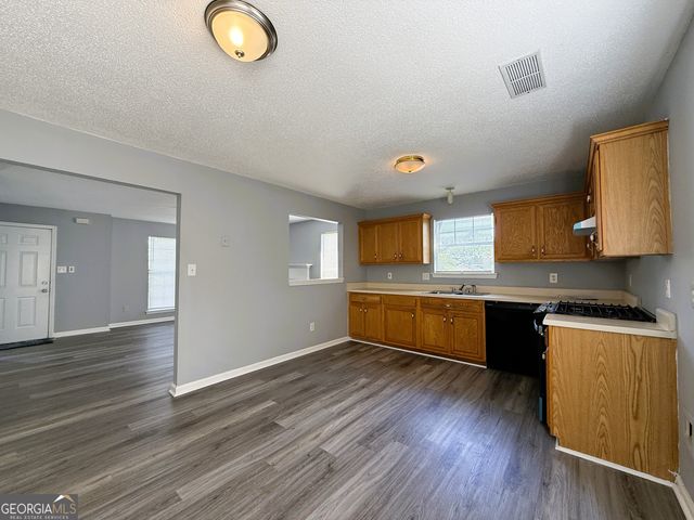 5684 Eagles Feather Lane, Riverdale, GA 30274
