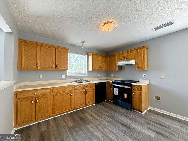 5684 Eagles Feather Lane, Riverdale, GA 30274
