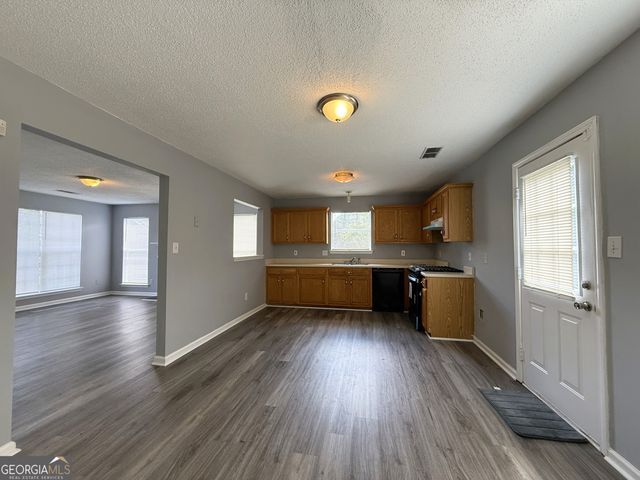 5684 Eagles Feather Lane, Riverdale, GA 30274