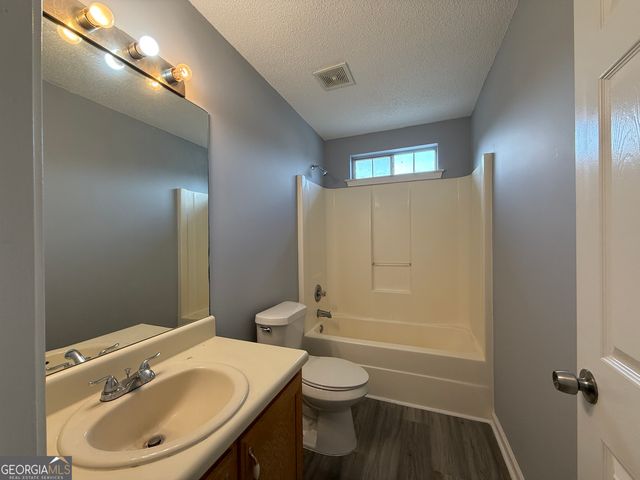 5684 Eagles Feather Lane, Riverdale, GA 30274