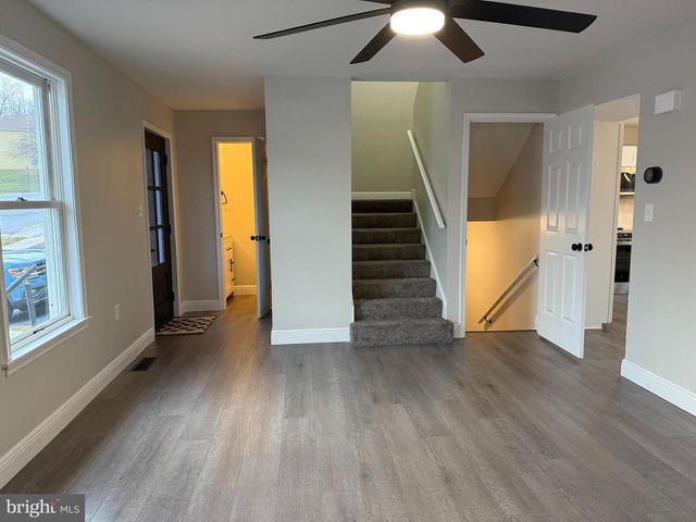 2712 BUXTON RD, Harrisburg, PA 17110