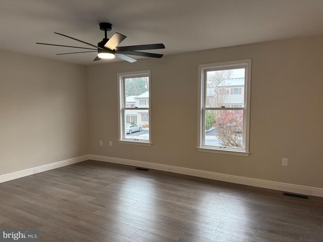 2712 BUXTON RD, Harrisburg, PA 17110